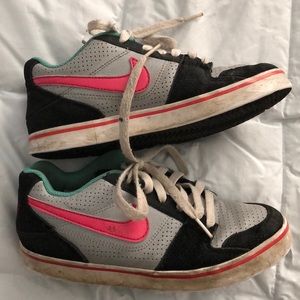 Nike Shoes Youth Size 4Y